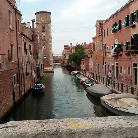 Nice Venice Apartment
